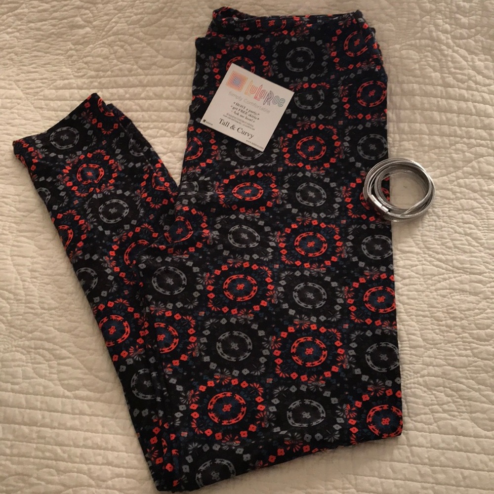 🔴SOLD🔴🆕 Tall and curvy Leggins
